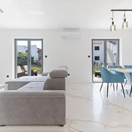 Strelitzia Apartment Split Exterior photo