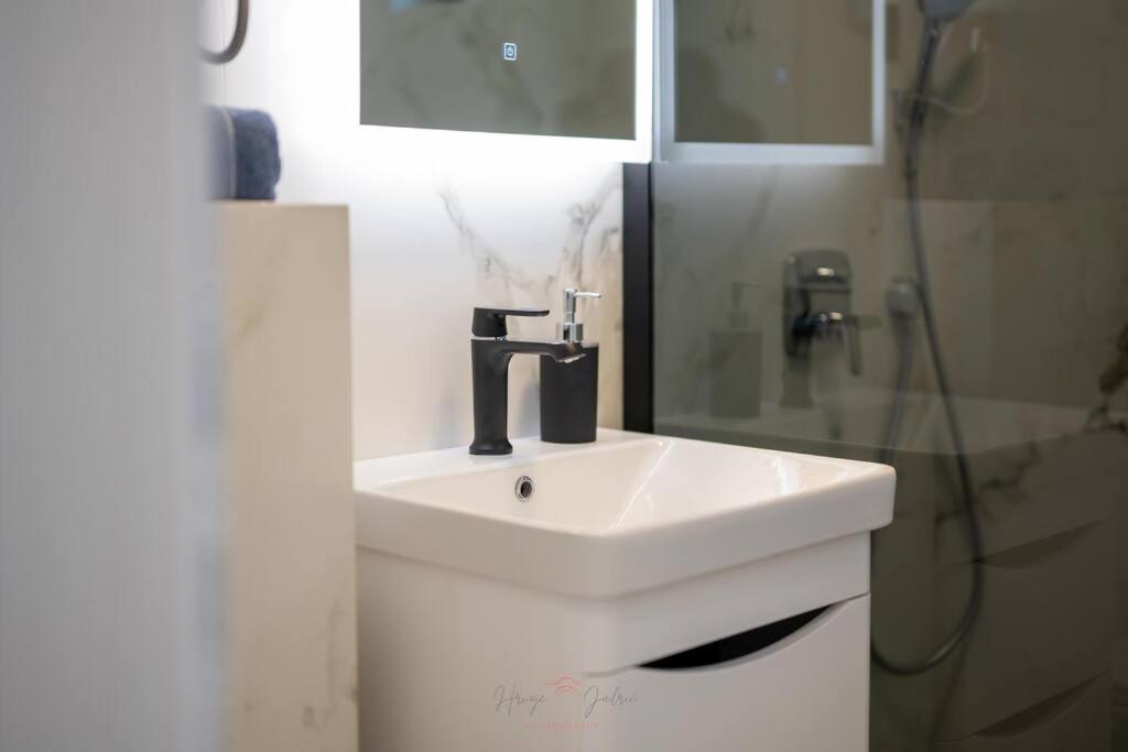 Appartement Strelitzia With Jacuzzi *