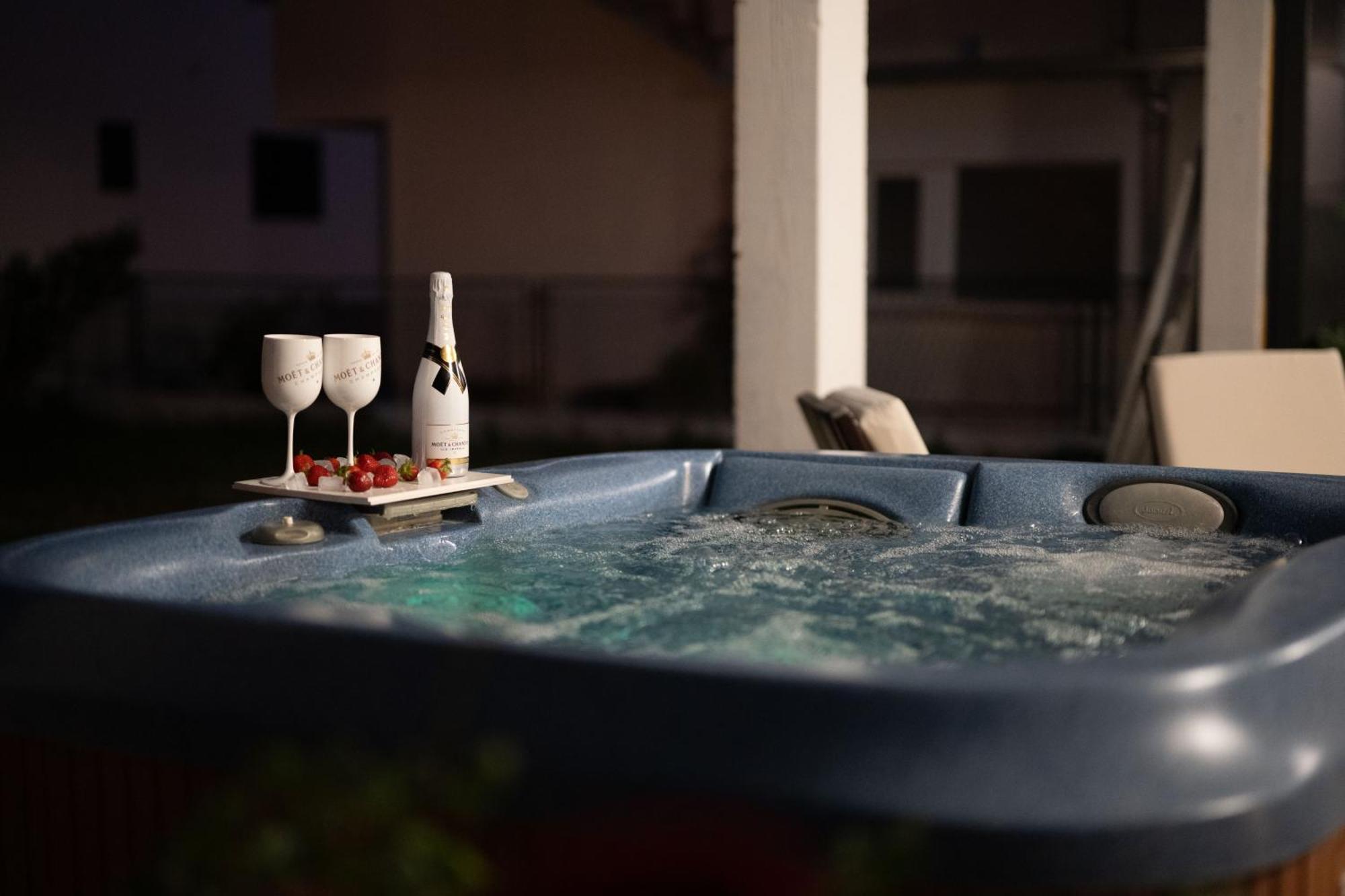 Appartement Strelitzia With Jacuzzi Split