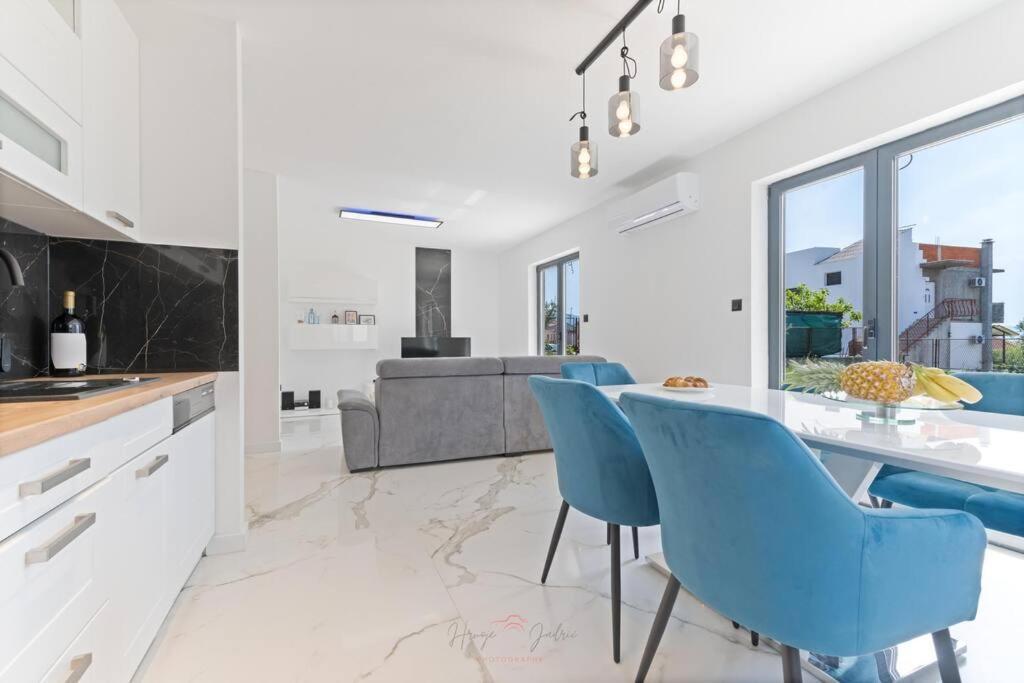 Strelitzia Apartment