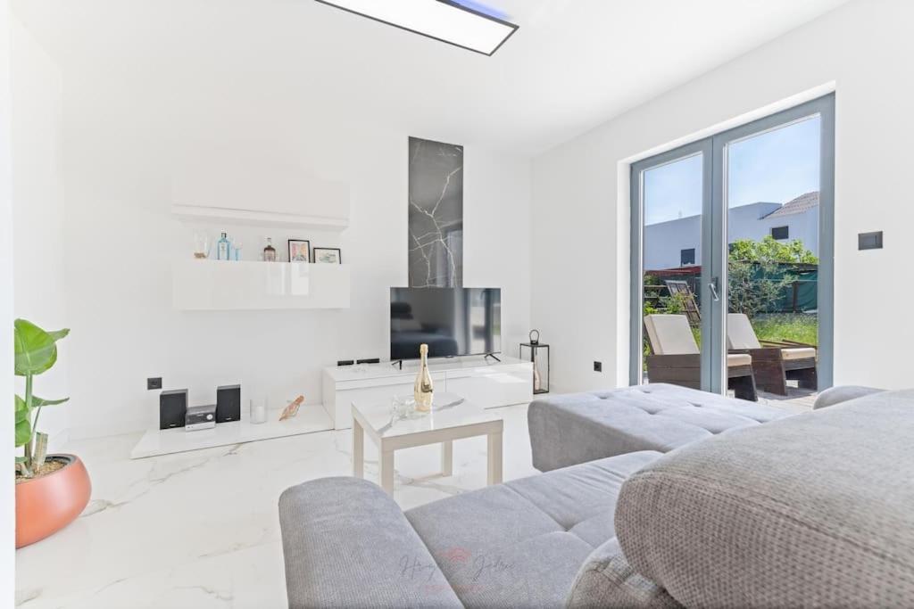 Strelitzia Apartment